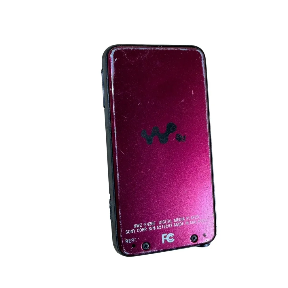 Sony Walkman NWZ-E436F Digital Media Player Red 4GB Video MP3 FM Radio USB Cable